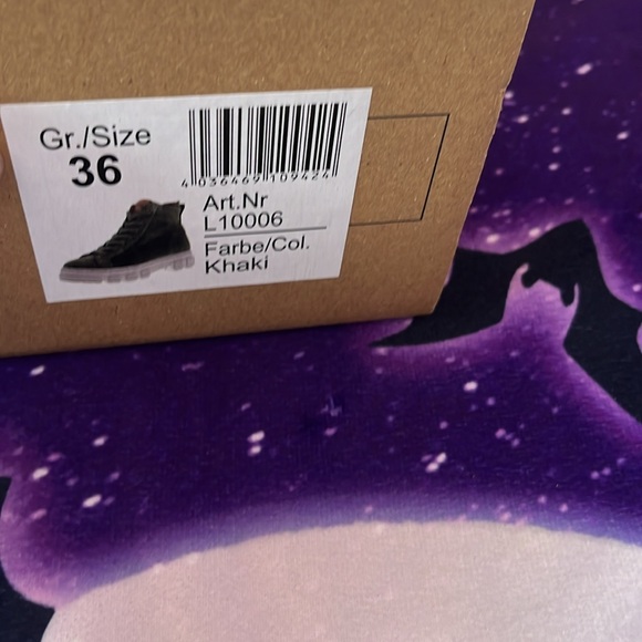 Green chunky combat  style boot! Brand new perfect for fall! - Picture 3 of 5